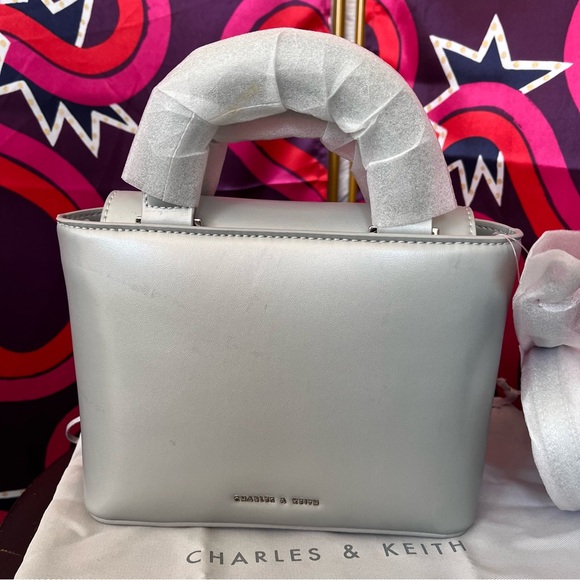 New Charles and Keith Sequinned Double Handle Tote Bag Silver Small Metallic NWT - Picture 6 of 11